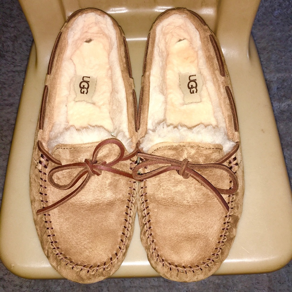 Ugg Dakota slippers Chestnut wear indoors or out.